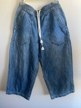 Free People Blue Denim Elastic-Waist Cropped Jeans